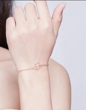 Load image into Gallery viewer, Evelyn original cute cat bracelet rose gold plated sterling silver S925 bracelet European and American popular female jewelry